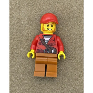 LEGO City Mountain Police Crook Minifigure cty0831 from 60170
